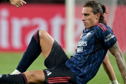 è di cristallo, rimandatelo in Italia