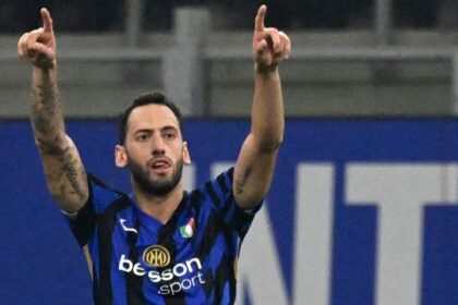 Inter spaccata, c’è l’erede di Calhanoglu ma lo spogliatoio è un inferno