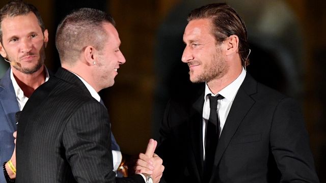 Totti il 10 più forte, meglio di Zidane. Non cita Maradona. Il retroscena da raccattapalle, il rimpianto dell'Argentina