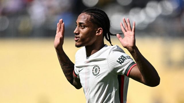 Joao Pedro dà spettacolo ma non esulta. Thiago Silva non basta