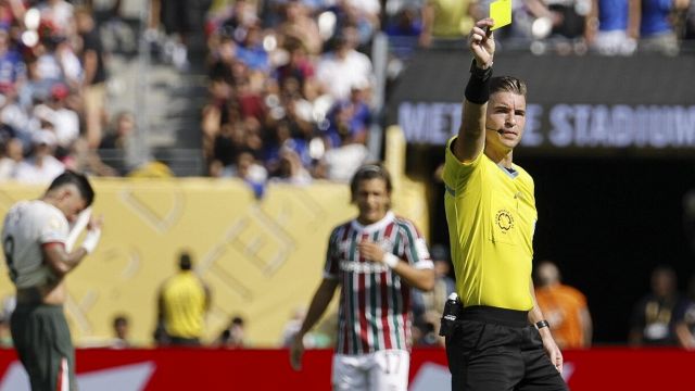 il Var affossa i brasiliani, il gesto speciale di Joao Pedro