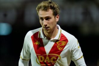 muore figlio di un anno, il club lascia il ritiro