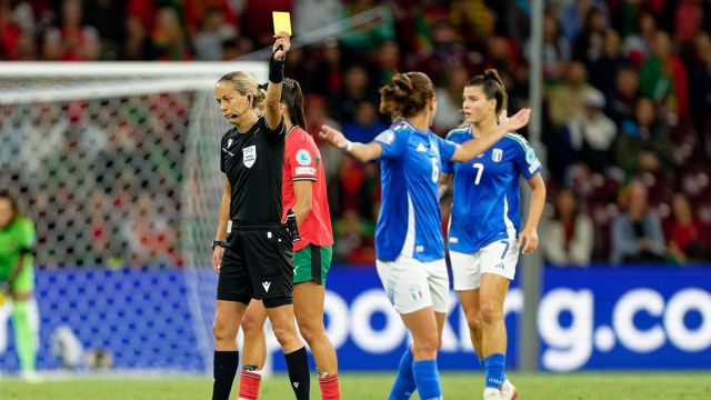 due gol annullati, un rosso nel recupero e tante proteste