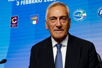 Turris, la Figc consegna il titolo di Eccellenza al Comune ma la città non risponde all'appello: rischio scomparsa