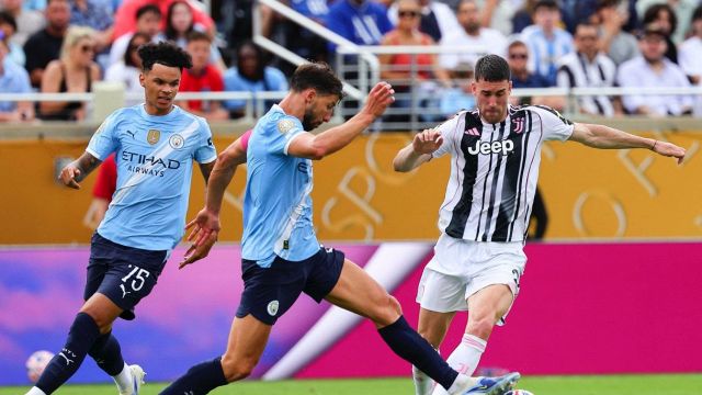 il patto con Vlahovic, le intenzioni della Juventus e le possibili alternative