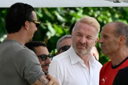 il d.s. ha un motivo da 50 milioni per restare in sede