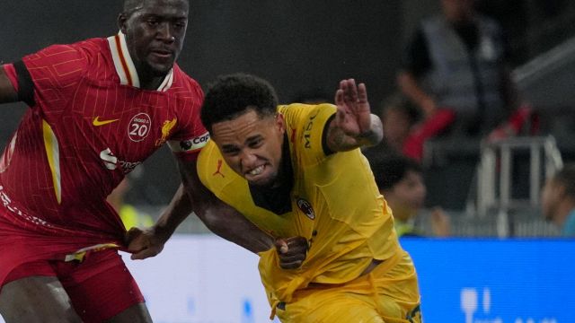 dalla fascia al centro, Allegri ha ricostruito lo svizzero che ora può restare 