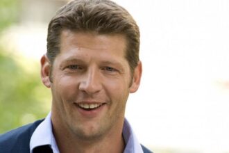 "Ha la SLA". L'annuncio della moglie Maura, ma è bufera sulla raccolta fondi