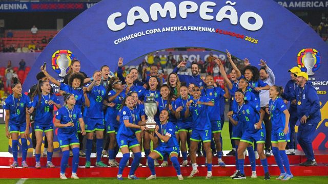 va sul 4-4 con la Colombia e vince ai rigori la finale