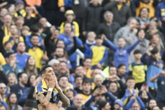 Magia di Di Maria, gran gol al derby di Rosario - Calcio