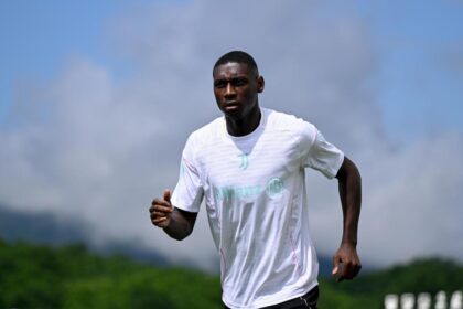 Juve, Kolo Muani aspetta, ma c'è sempre la grana Vlahovic da risolvere