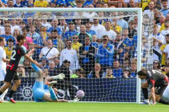 Leeds-Milan 1-1: gol di Gimenez e Stach