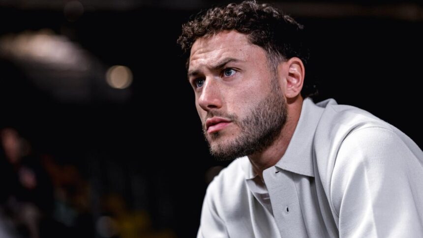 Patente ritirata a Davide Calabria: fermato, era al volante con lo smartphone