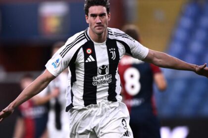 Il futuro di Dusan Vlahovic potrebbe essere alla Juve. Complementare a David e Kolo Muani