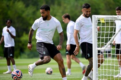 Juve, si sbloccano le uscite. Douglas e Nico riportano Kolo Muani a Torino: ore decisive