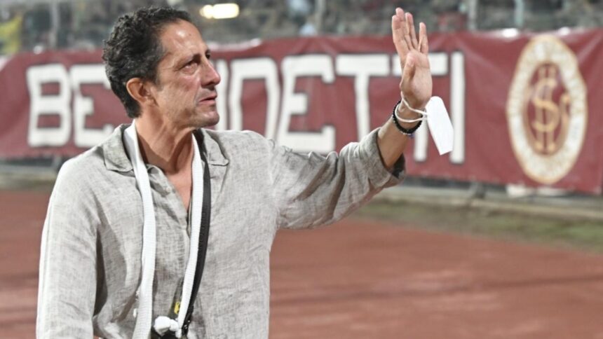 Protti e le lacrime sotto la curva: l'emozionante saluto del Livorno al suo ex bomber