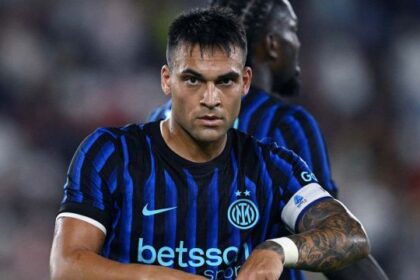 Chivu balla sulle punte Lautaro e Bonny. Calhanoglu, ci si mette anche l'arbitro