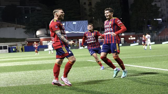 Giugliano-Potenza, caos col Var a chiamata, rosso, rigore dato e negato e gol al 96’