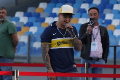 via lo speaker storico Decibel Bellini, attacco a Geolier