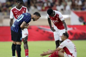 non solo il rosso inventato, primo tempo horror. Cori di scherno per Lautaro