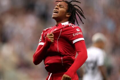 Chi è Rio Ngumoha, talento del Liverpool che a 16 anni ha scritto la storia dei Reds