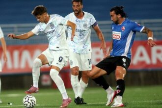 magìa di Topalovic, ma il Novara fa 1-1. Contemporaneità coi "grandi", è bufera