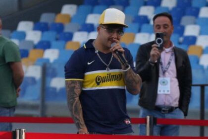 Bellini resta lo speaker, il passo indietro di Geolier. Timo Suarez nei guai per vecchi post?