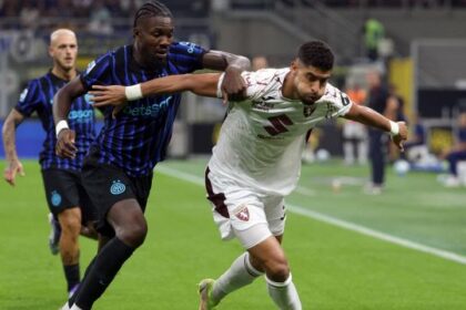 l’arbitro dimentica i cartellini, perché è valido il secondo gol