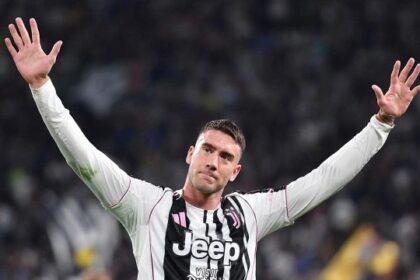 il bomber ha preso la sua decisione