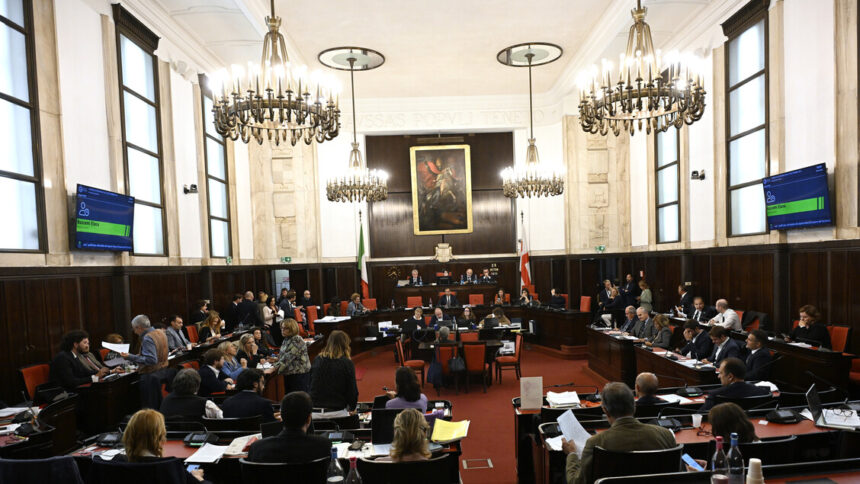 Consiglio comunale di Milano approva vendita stadio San Siro - Calcio