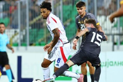 follia da rosso sotto gli occhi di Pandev, manca un rigore