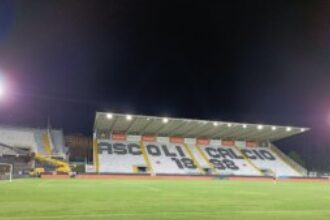 Calcio, squalifica di 7 giornate ad allenatore dell'Ascoli Tomei - Calcio