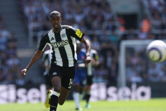 Calcio, media: Isak dal Newcastle al Liverpool per cifra record - Calcio
