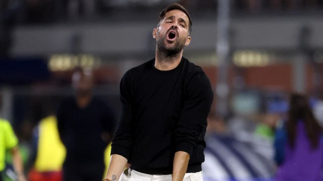 Fabregas e Como stangati, mano pesante su Cesc e Rodriguez. Squalificato anche Estupinan