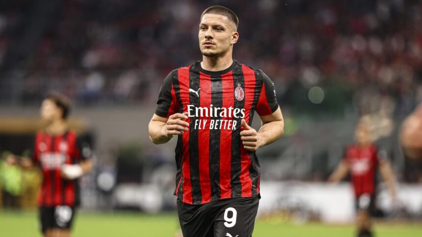 Milan, via Jovic e la 9 è senza padrone: non era mai successo