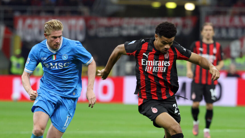 Il Milan in 10 batte il Napoli e lo aggancia in vetta - Calcio