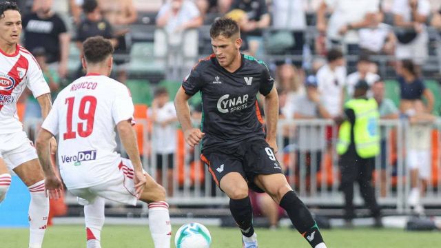 il Modena vince di rigore contro il Bari, Var protagonista. Pescara in rimonta, che beffa per il Padova