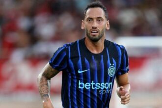 il padre chiude al Galatasaray. Hakan punta al riscatto con la Juve, ma con Chivu rischia il posto