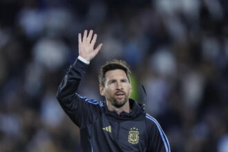 Messi show in Argentina,doppietta e lacrime per l'ultima in casa - Calcio