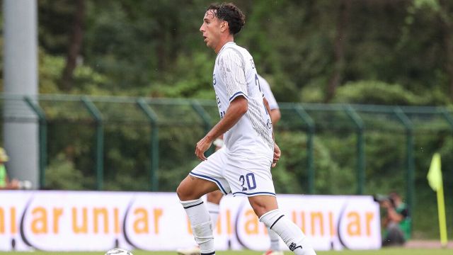 tre gol nei 13' finali, battuto in rimonta il Renate e primato in classifica