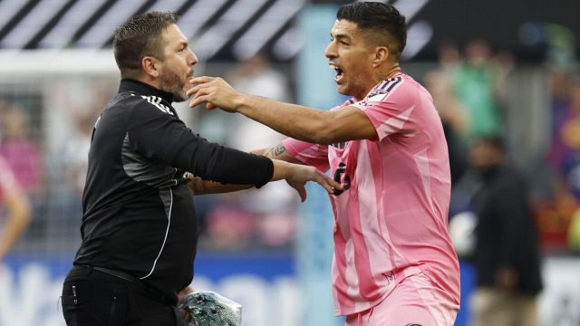 Messi flop, Miami travolta 3-0, Suarez sputa su membro Seattle e rischia oltre 6 turni di stop