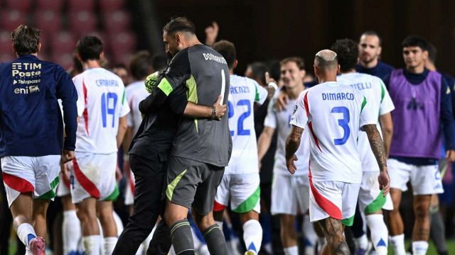 Israele-Italia, scintille al 90’: Donnarumma è una furia, rissa sfiorata. “E’ pranzo al sacco”: Adani impazzisce in diretta