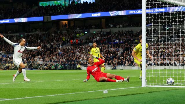 Luiz Junior da horror e il Tottenham ringrazia, l’Arsenal vince ma che paura per Gyokeres, impresa Qarabaq