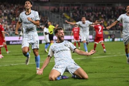 rigore negato e gol annullato non bastano, rosanero più forti dell’arbitro