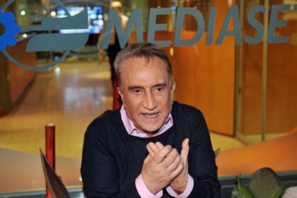 Morto Emilio Fede, il fedelissimo di Berlusconi che per Silvio tradì la Juventus per il Milan