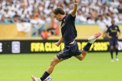 Yildiz spaventa la Juventus, Dumfries e De Bruyne a segno, la Germania crolla