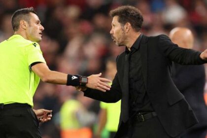 rosso al Cholo, proteste con Marcenaro e Mariani