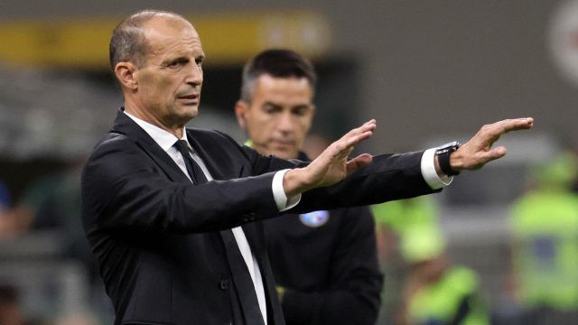 Allegri spiega “la teoria delle quattro partite”, poi fissa il rientro di Leao e stuzzica il Var