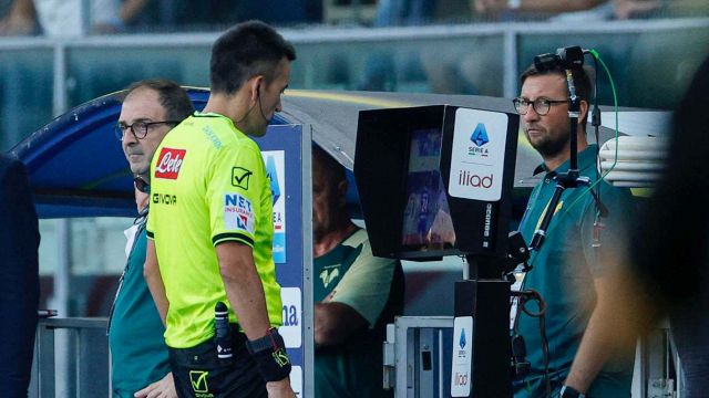 Verona-Juventus: Rapuano in confusione totale, c’è chi invoca la ripetizione del match: cosa dice il regolamento