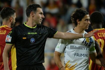 rosso, rigore revocato e finale surreale al 96’ aspettando il Var